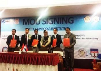 KUK UNTAG Surabaya Menerima Kunjungan  4 Institut  Dari Kamboja